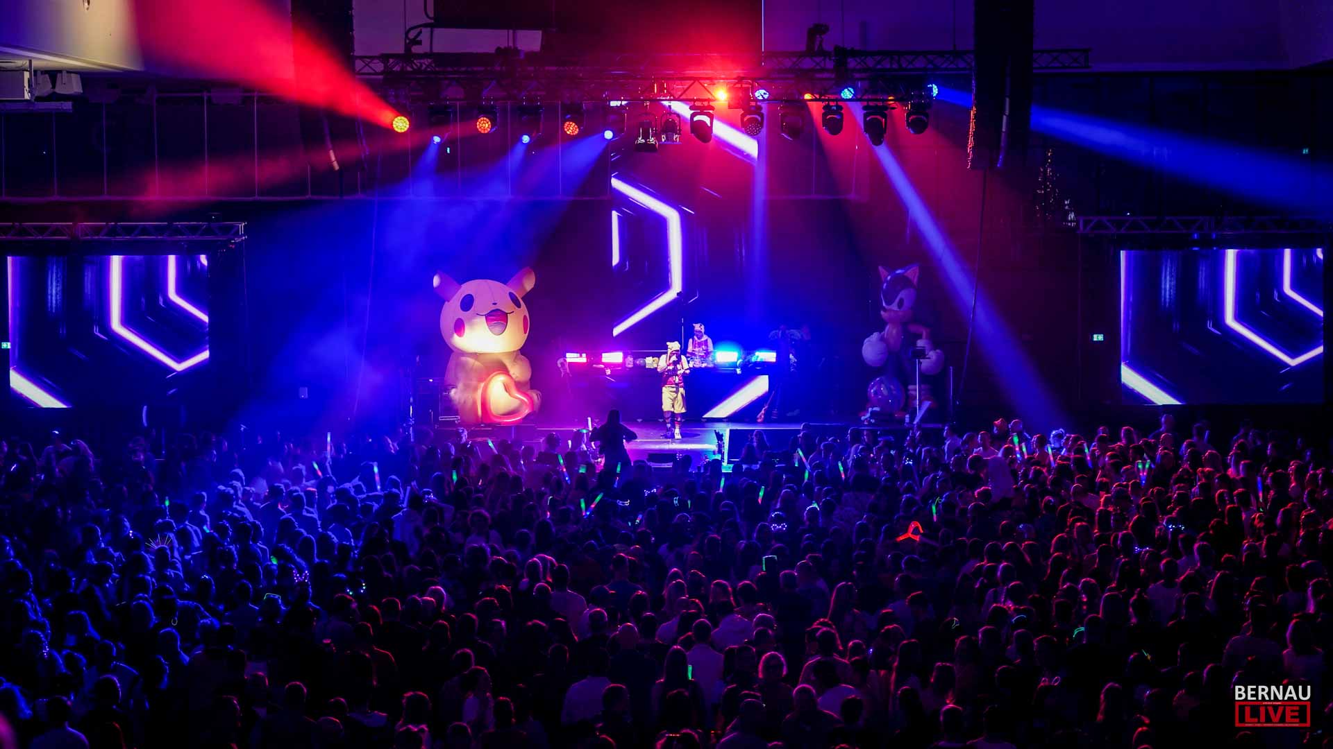 Schon ausgeschlafen? Großartiges Party-Wochenende in der S-Arena Bernau 22 Schon ausgeschlafen? Großartiges Party-Wochenende in der S-Arena Bernau