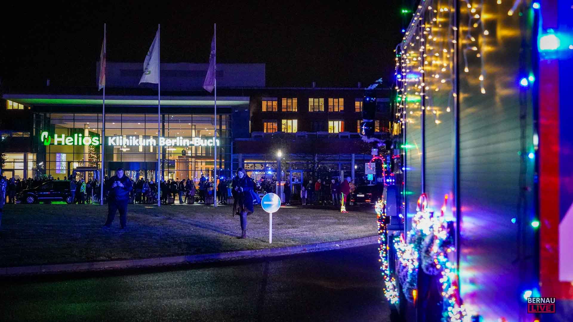 Blaulichtparade für krebskranke Kinder in Berlin-Buch am 11.12.