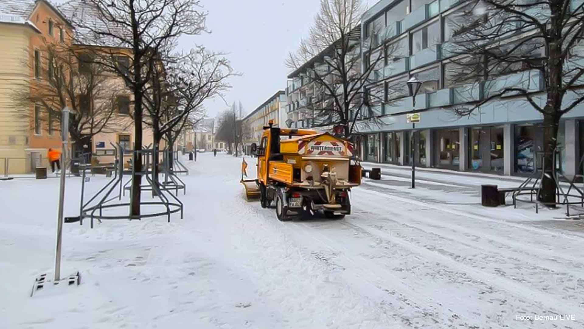 Winterdienst im Akkord: Bernaus Kampf gegen Schnee und Glätte