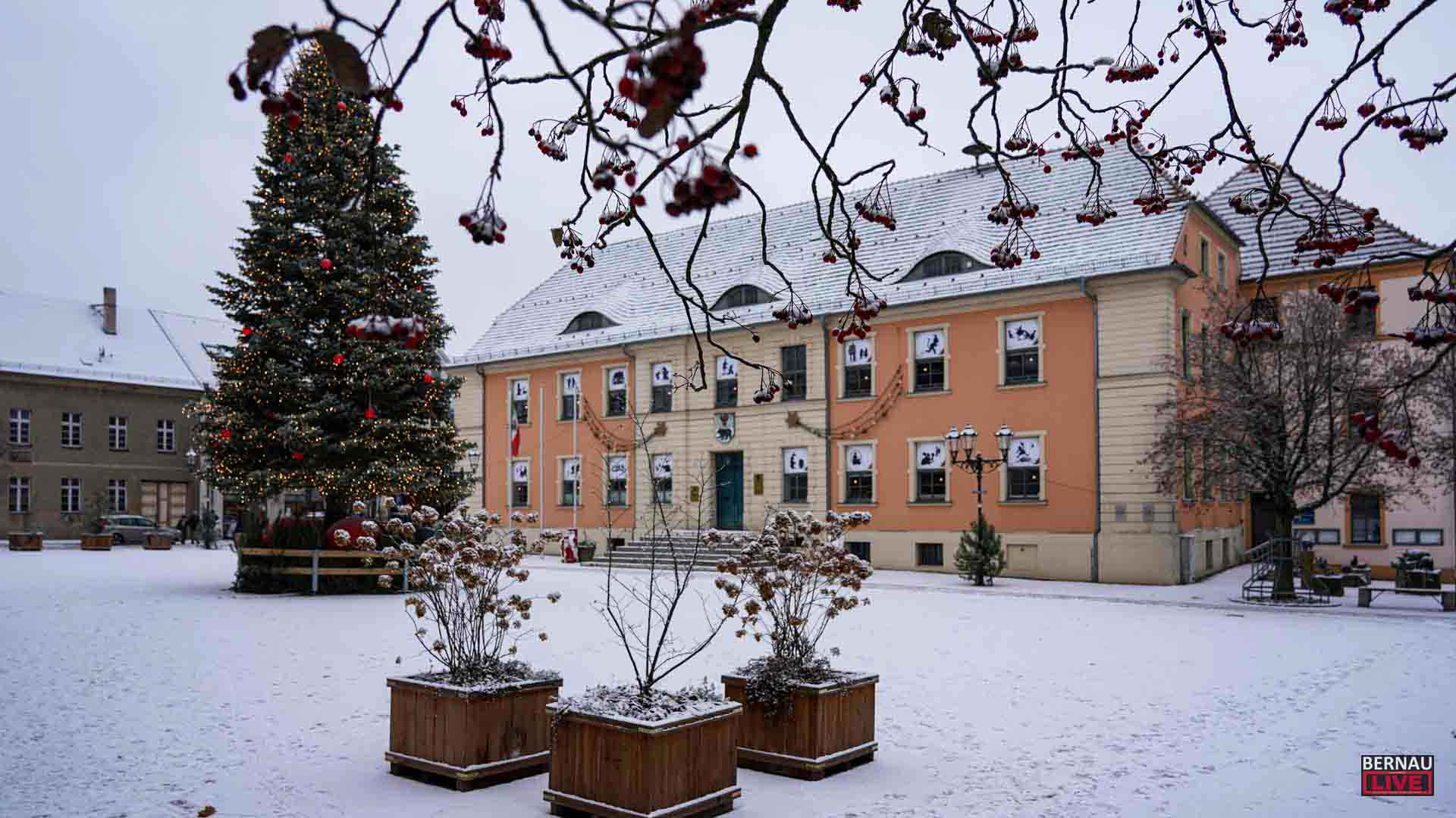 Veranstaltungen und Tipps für das Wochenende in Bernau und Barnim - Altes Rathaus Bernau ,mit Marktplatz