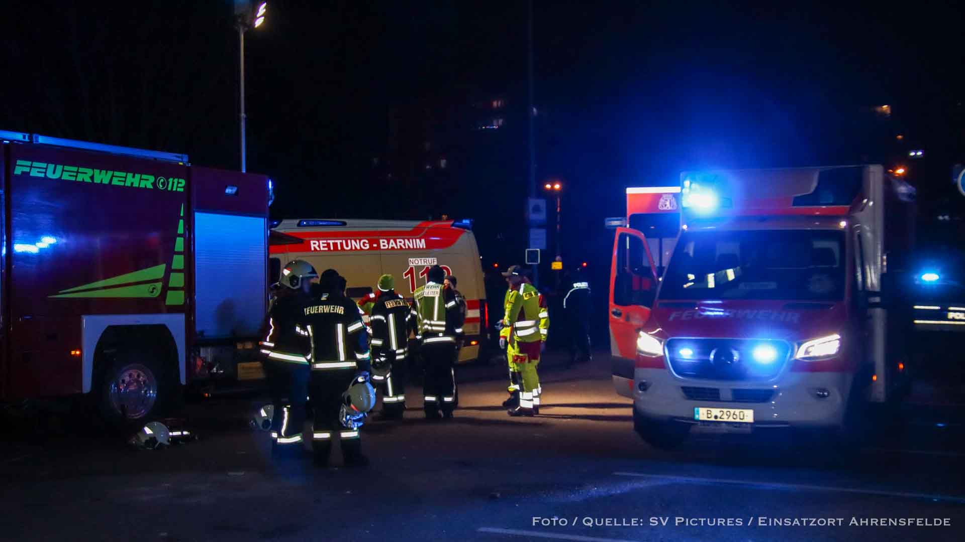 Scheiben in Bernau zerstört und Kameraden der Feuerwehr in Eiche verletzt