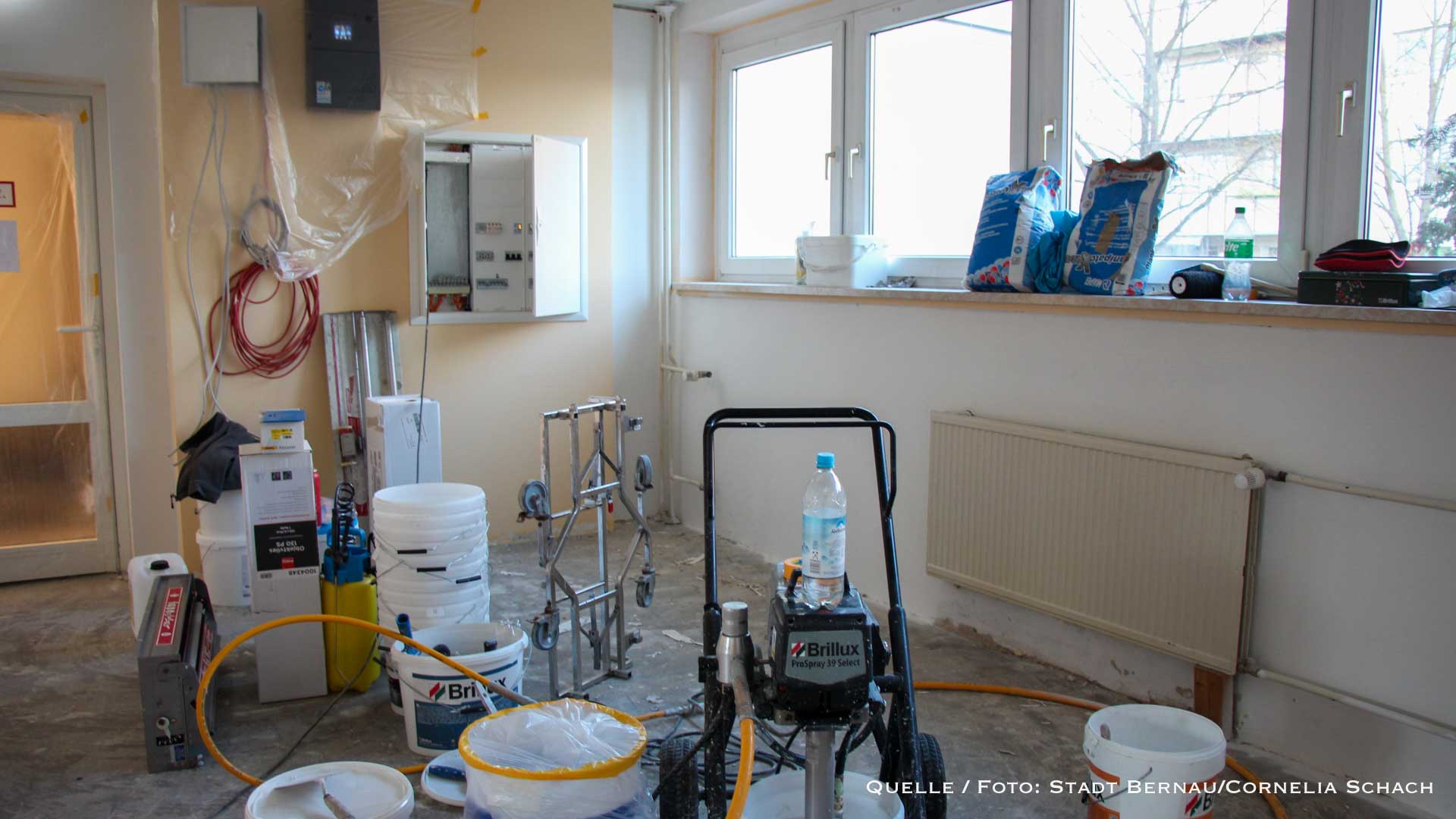 Frische Farbe in der Bernauer Kita „Regenbogen“: Sanierung läuft auf Hochtouren