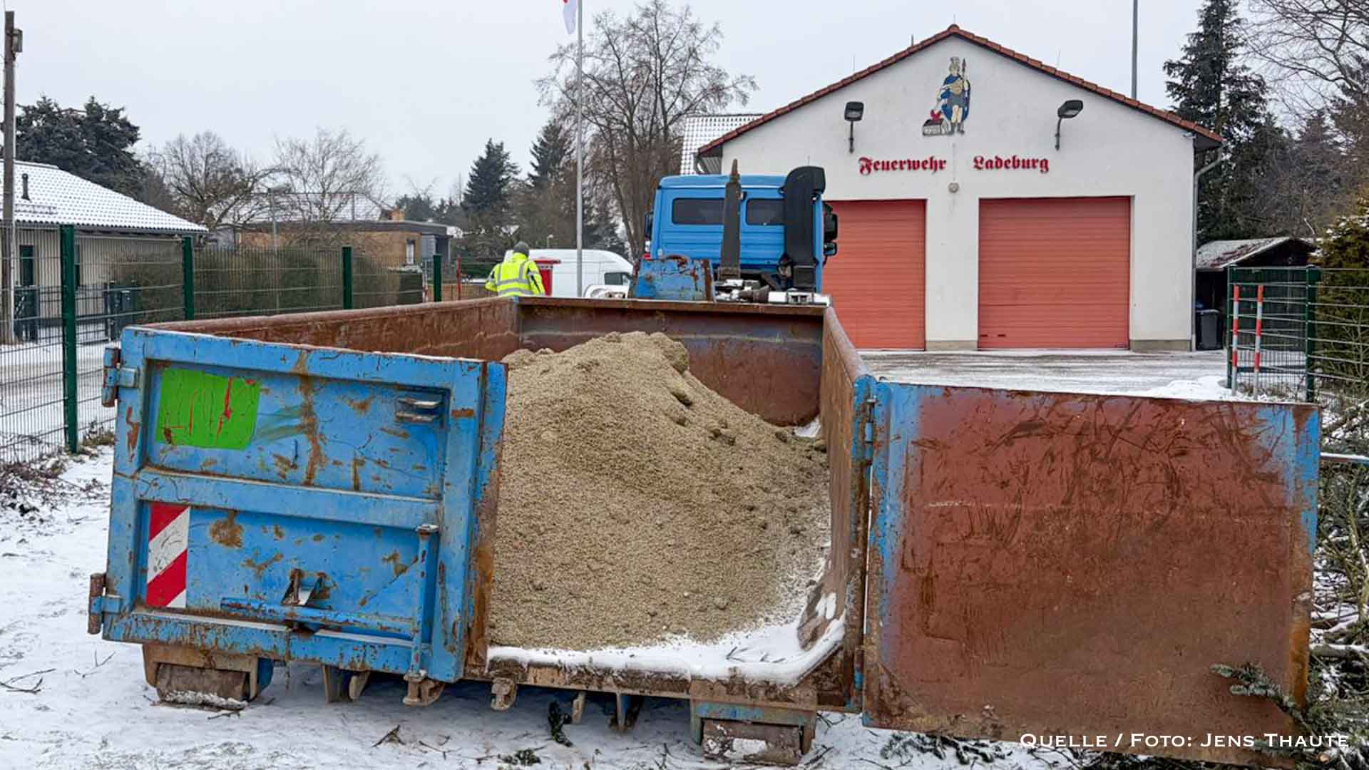 Bernau-Ladeburg streut nach: Sechs Tonnen Eigeninitiative für Lau