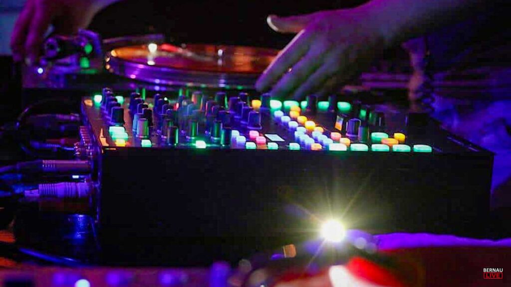 Veranstaltungen und Tipps für das Wochenende in Bernau und Barnim 6 Elektronische Hochkaräter in Basdorf: Markus Kavka & Friends im Tor 13