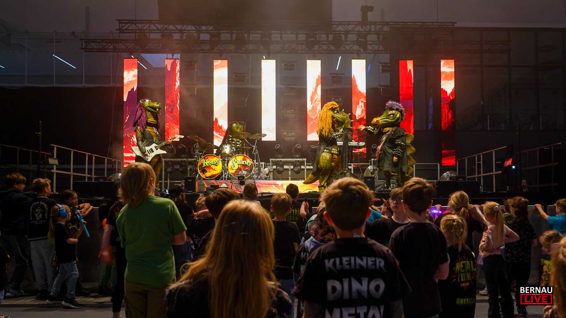 Full House in Bernau: Das Beben der Rave Nation & das Brüllen von HeavySaurus! 35 Bernau LIVE