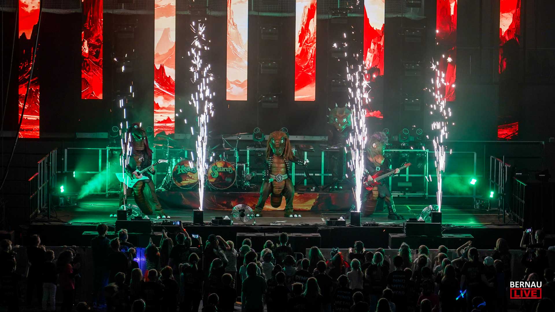Full House in Bernau: Das Beben der Rave Nation & das Brüllen von HeavySaurus! 31 Bernau LIVE