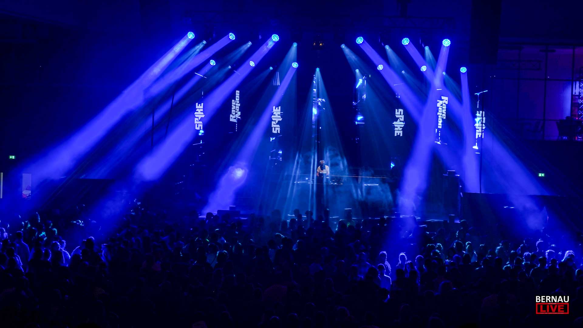 Full House in Bernau: Das Beben der Rave Nation & das Brüllen von HeavySaurus! 26 Bernau LIVE