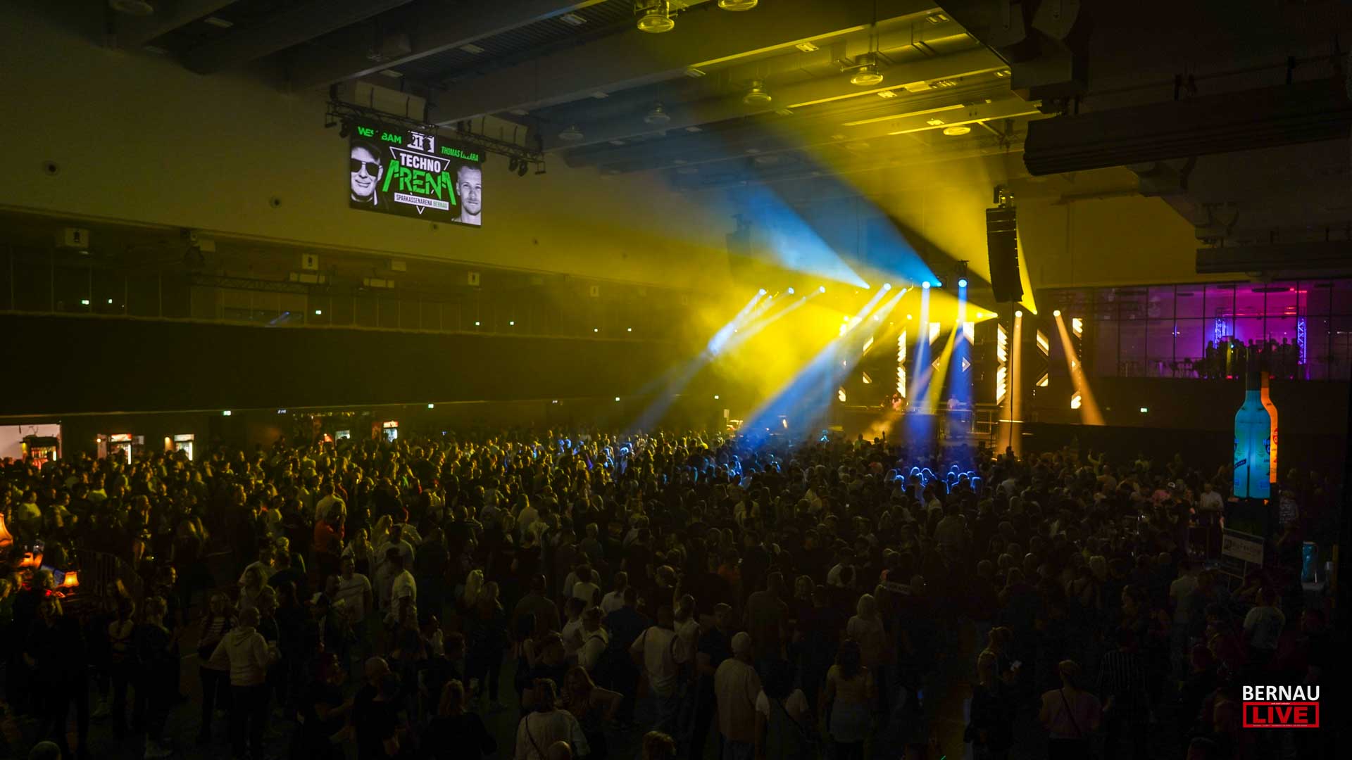 Full House in Bernau: Das Beben der Rave Nation & das Brüllen von HeavySaurus! 24 Bernau LIVE