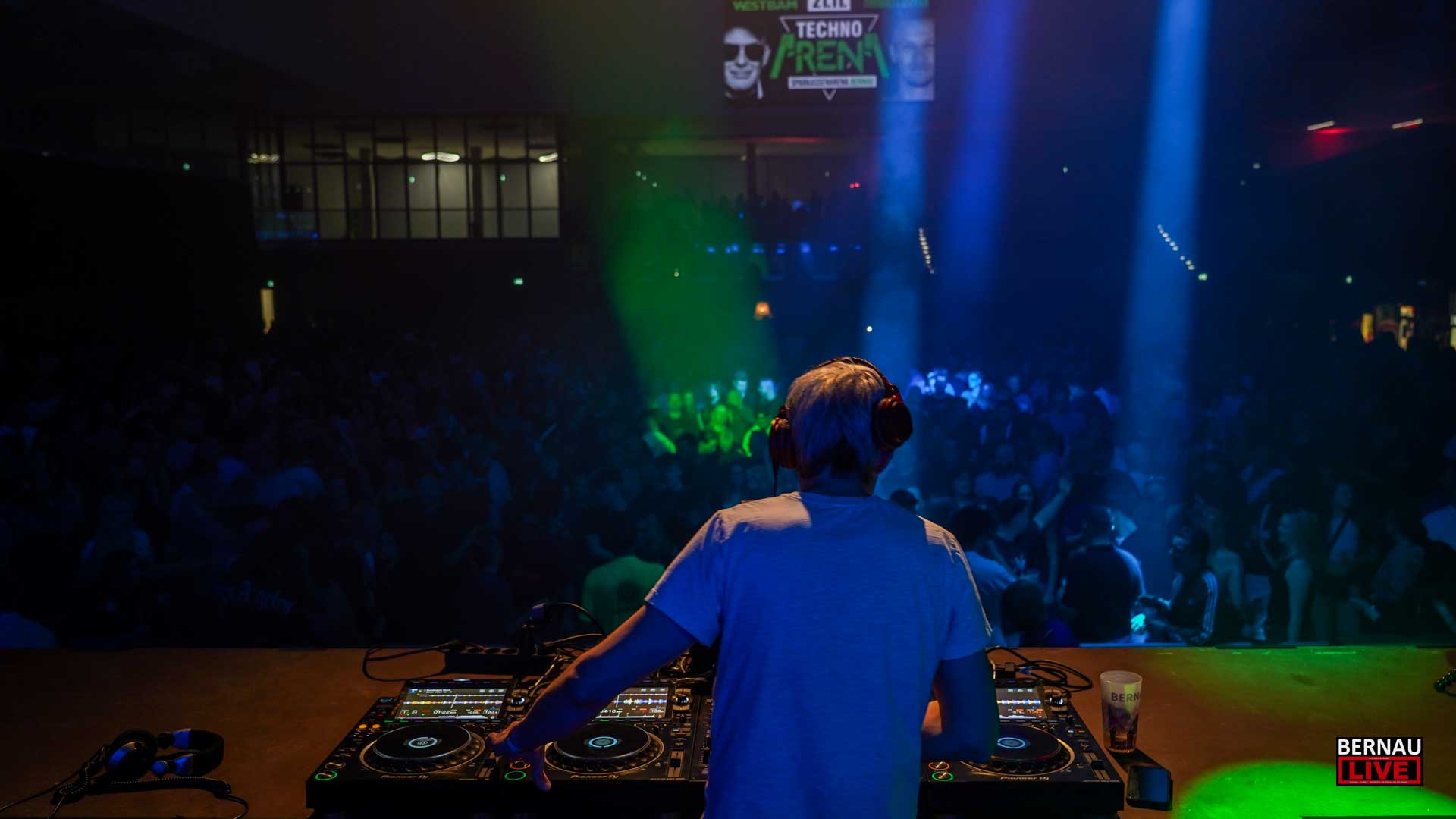 Full House in Bernau: Das Beben der Rave Nation & das Brüllen von HeavySaurus! 22 Bernau LIVE