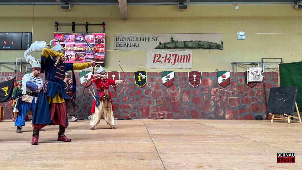 Kampfkunst statt Kaffeeklatsch: Internationales Schwertkämpfertreffen Bernau 2 Bernau LIVE