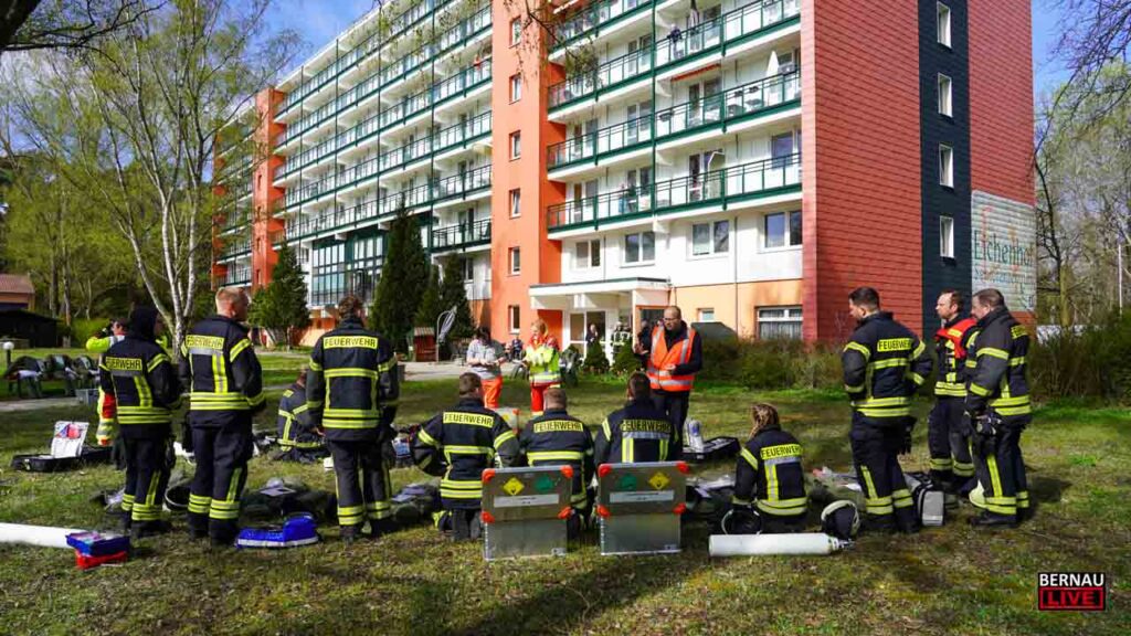 Erfolgreiche Großübung im Panketal: 89 Einsatzkräfte probten den Ernstfall