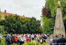 Gedenken mahnt zur Wachsamkeit: Bernau setzte ein Zeichen für Frieden und Demokratie