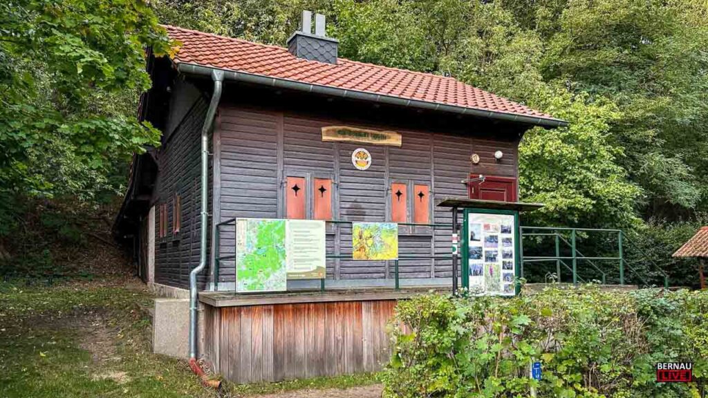 Ulli-Schmidt-Huette-am-Hellsee