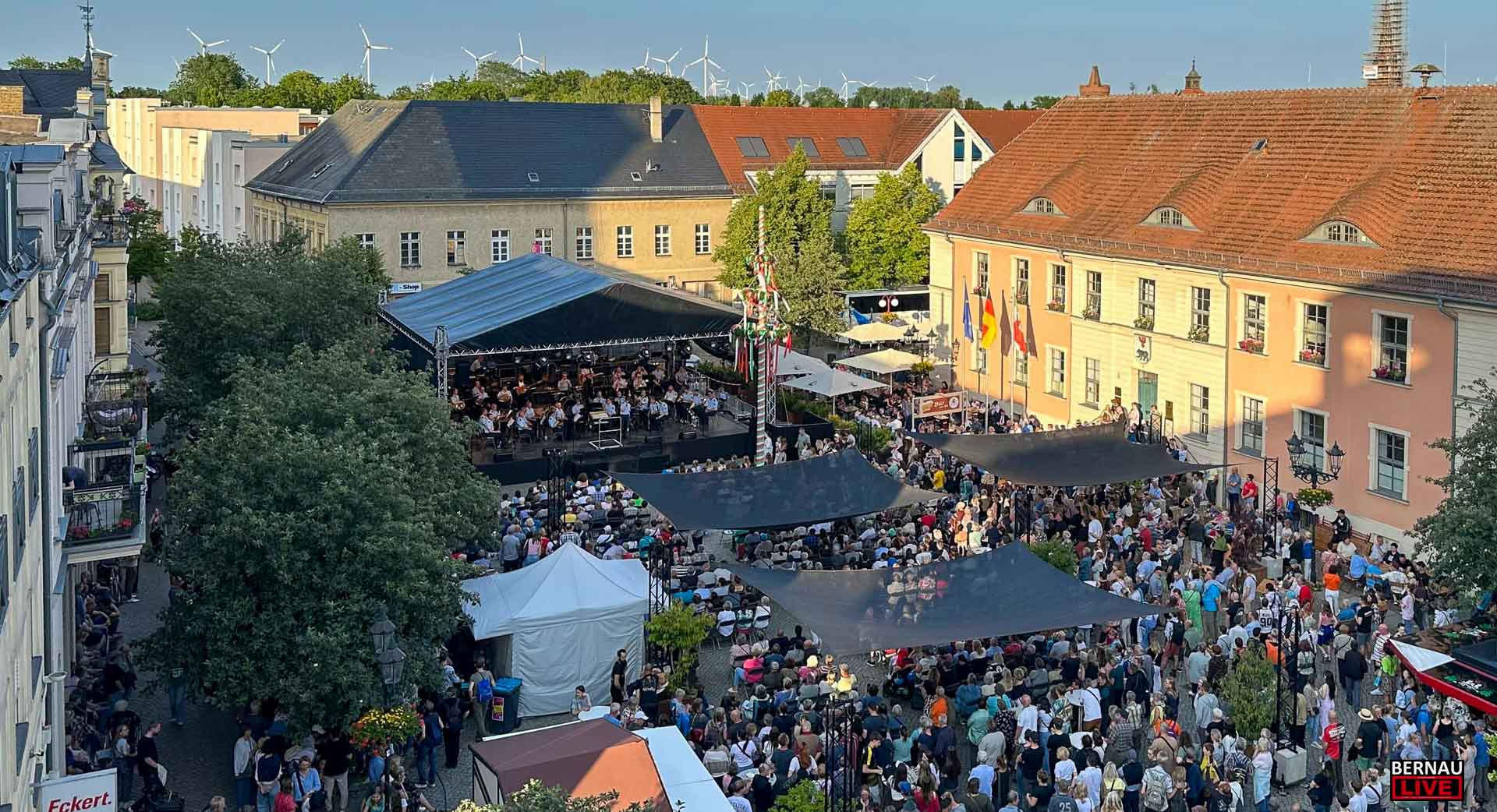 Waterloo auf dem Marktplatz: ABBA-Klassiker eröffnen das 33. Bernauer Hussitenfest