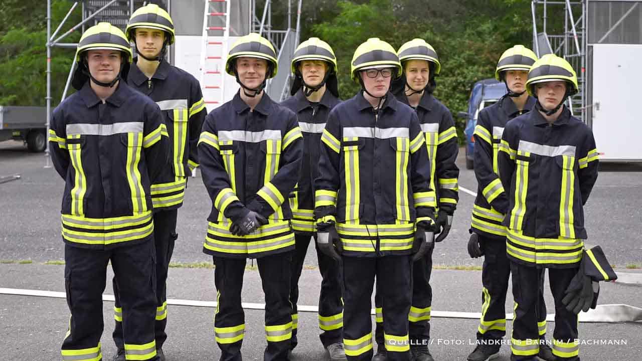 Wahlpflichtfach „Retten“: Barnimer Schüler bestehen Feuerwehr-Prüfung