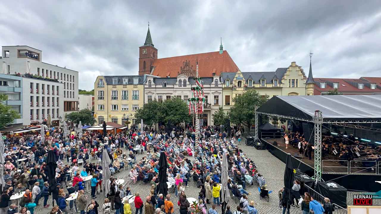 LIVE vom Marktplatz Bernau - großartiges Konzert zum Start des Hussitenfest