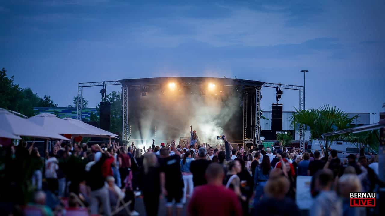 Sommerevent in Albertshof: Erstes „Schlagerwunder“ feiert Premiere in Bernau
