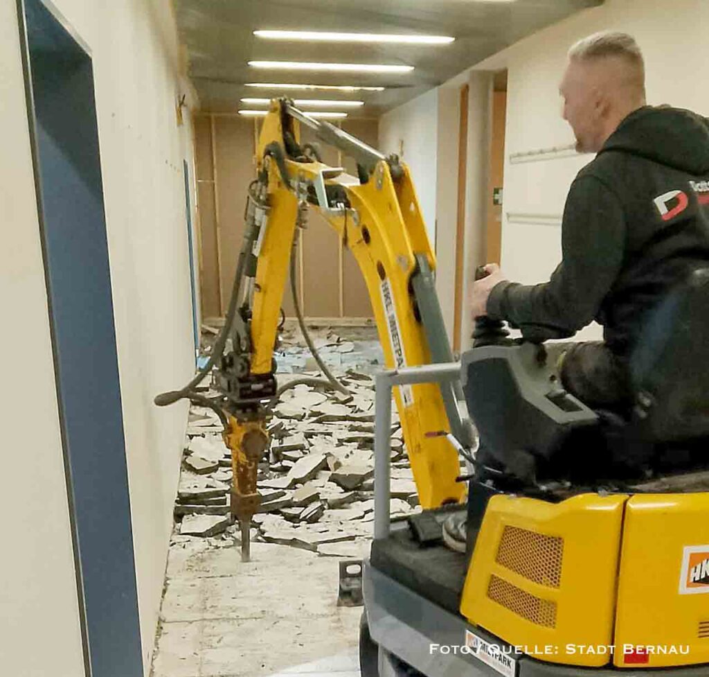 Wasserschaden an Grundschule Schönow: Mensa gesperrt, Sanierung läuft
