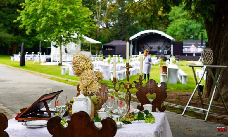 Bernau bittet zu Tisch: Letzte Plätze für das Dinner-Picknick im Stadtpark
