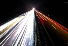 A11: Pkw kollidiert mit Leitplanke zwischen Wandlitz und Lanke