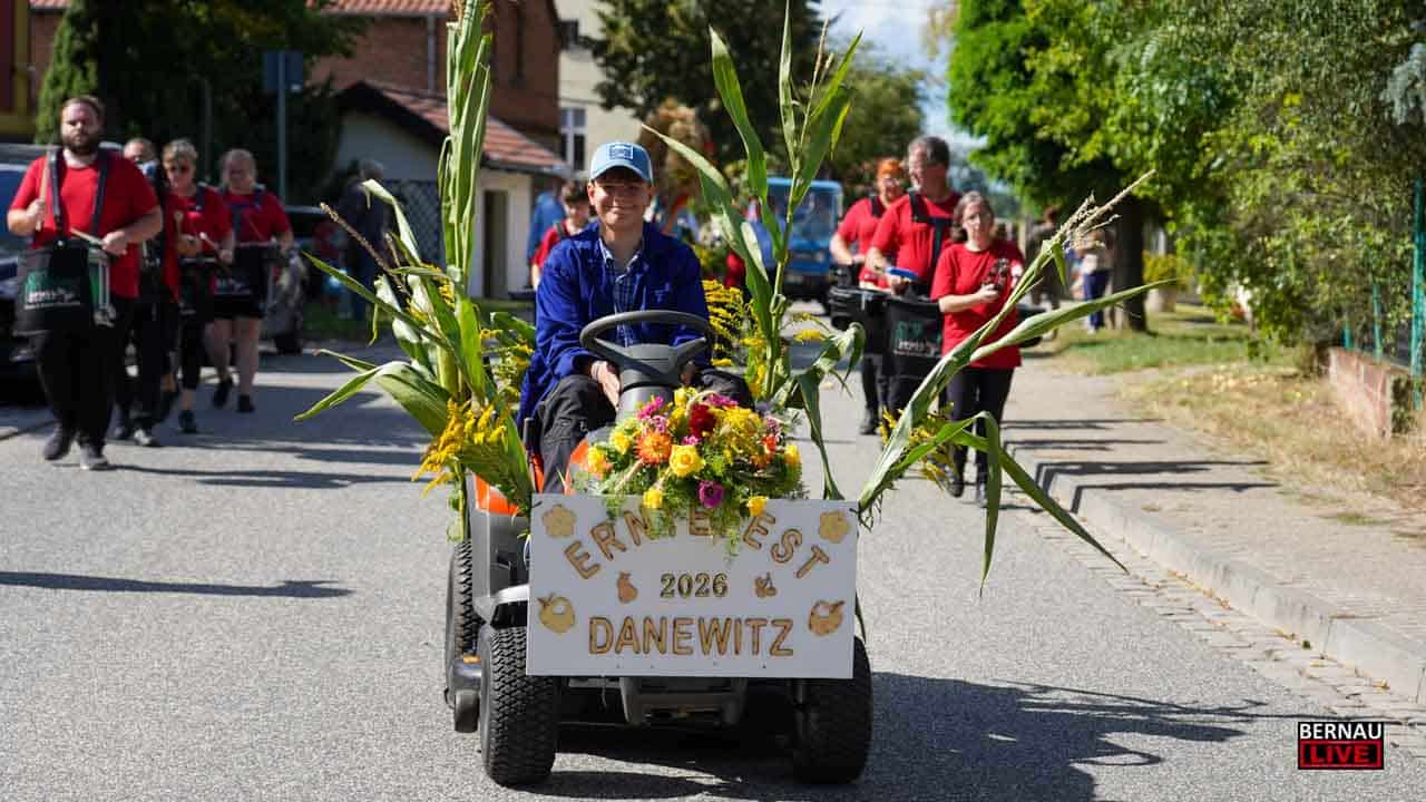 Wo Gemeinschaft zu Hause ist: Erntedankfest in Danewitz