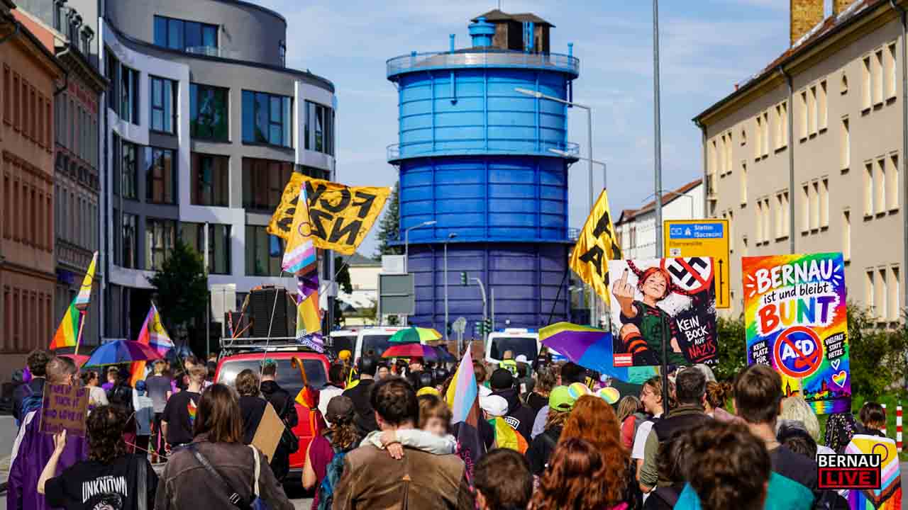 Nachgeholter Christopher Street Day zog heute durch Bernau