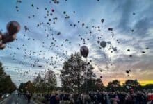 Ein leiser Gruß in den Himmel: Gedenken an der Unfallstelle in Biesenthal