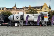 Virtueller Flug ins All: SPACEBUZZ ONE auf dem Marktplatz Bernau gelandet