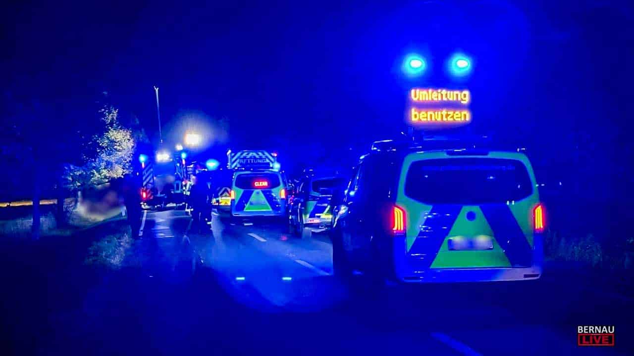Verkehrshinweis: Schwerer Unfall zwischen Wullwinkel und Biesenthal - Vollsperrung